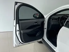 2025 BYD Seal 05 PLUS DM-i 55KM, белый — фото 13