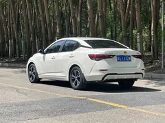 2022 Nissan Sylphy 1.6L XL CVT, белый — фото 4