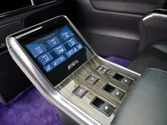 2020 Lexus LM 300h, чёрный — фото 17