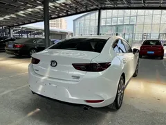 2022 Mazda 3 2.0L AT, белый — фото 4