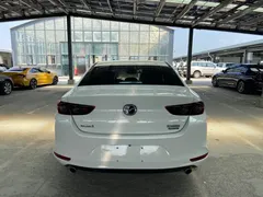 2022 Mazda 3 2.0L AT, белый — фото 5