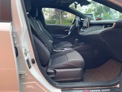 2022 Toyota Levin Hybrid 1.8H E-CVT Luxury, белый — фото 10