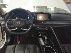 2022 Hyundai Elantra 1.5L CVT GLX Elite, белый — фото 10