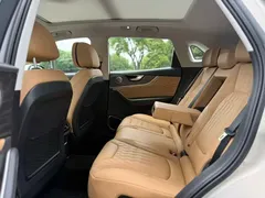 2023 Hongqi HS5 2.0T 4WD Pro — фото 17