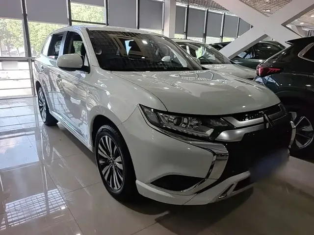 2021 Mitsubishi Outlander 2.0L 2WD 5
