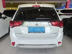 2021 Mitsubishi Outlander 2.0L 2WD 5, белый — фото 6
