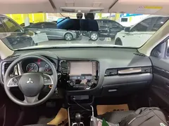 2021 Mitsubishi Outlander 2.0L 2WD 5, белый — фото 10
