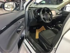 2021 Mitsubishi Outlander 2.0L 2WD 5, белый — фото 16