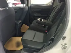 2021 Mitsubishi Outlander 2.0L 2WD 5, белый — фото 17