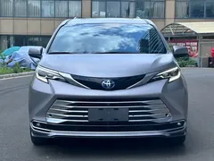 2023 Toyota Sienna 2.5L Hybrid Platinum — фото 2