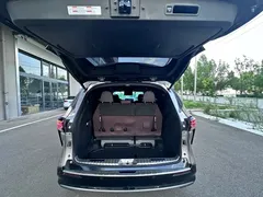 2023 Toyota Sienna 2.5L Hybrid Platinum — фото 9