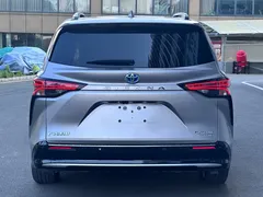 2023 Toyota Sienna 2.5L Hybrid Platinum — фото 14