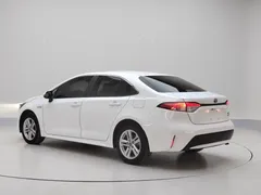 2022 Toyota Levin Hybrid 1.8H E-CVT Luxury, белый — фото 6