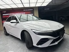 2023 Hyundai Elantra 1.5L CVT LUX Premium, белый — фото 3
