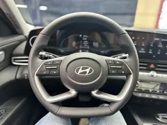 2023 Hyundai Elantra 1.5L CVT LUX Premium, белый — фото 12