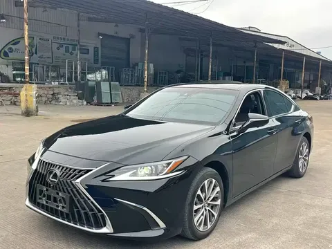2023 Lexus ES 200