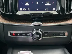 2022 Volvo XC60 4WD Zhiyuan Luxury, белый — фото 17