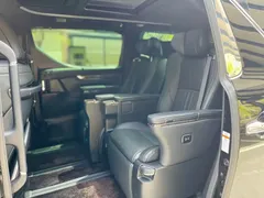 2020 Toyota Alphard Hybrid 2.5L Premium, чёрный — фото 12