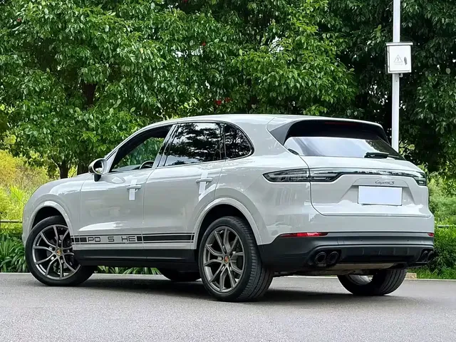 2023 Porsche Cayenne 3.0T Platinum Edition