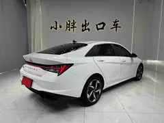 2022 Hyundai Elantra 1.5L CVT LUX Premium, белый — фото 4