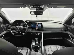 2022 Hyundai Elantra 1.5L CVT LUX Premium, белый — фото 10