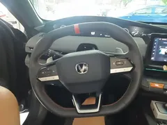 2022 Changan UNI-V 1.5T Premium, зелёный — фото 7