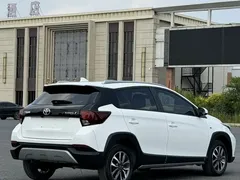 2022 Toyota Yaris L Zhixuan X 1.5L CVT Luxury Plus, белый — фото 6