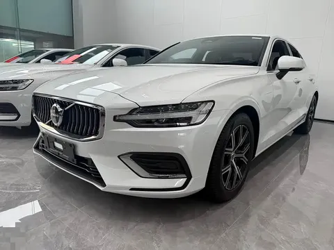 2024 Volvo S60 B4 Luxury