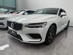 2024 Volvo S60 B4 Luxury, белый — фото 1