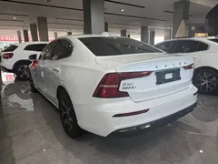 2024 Volvo S60 B4 Luxury, белый — фото 10