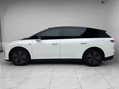 2025 Li Auto i6 2WD Standard, белый — фото 17
