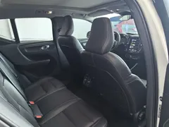 2022 Volvo XC40 T4 4WD Luxury, белый — фото 8