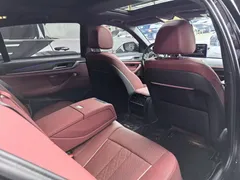 2023 BMW 5 Series 530Li Leading M Sport Package, чёрный — фото 8