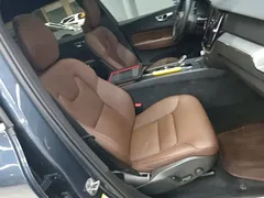 2024 Volvo XC60 4WD Luxury, синий — фото 25
