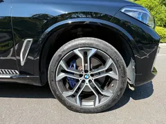 2022 BMW X5 40Li Premium M Sport Package, чёрный — фото 9