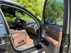 2022 BMW X5 40Li Premium M Sport Package, чёрный — фото 25
