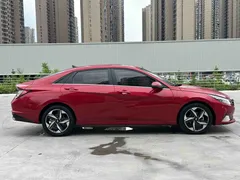 2022 Hyundai Elantra 1.5L CVT LUX Premium — фото 8