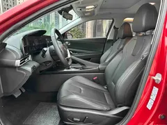 2022 Hyundai Elantra 1.5L CVT LUX Premium — фото 9
