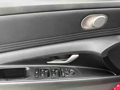 2022 Hyundai Elantra 1.5L CVT LUX Premium — фото 14