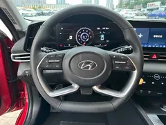 2022 Hyundai Elantra 1.5L CVT LUX Premium — фото 15