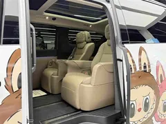 2025 Li Auto MEGA Ultra Smart Refresh, белый — фото 10