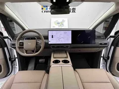 2025 Li Auto MEGA Ultra Smart Refresh, белый — фото 11