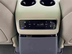 2025 Li Auto MEGA Ultra Smart Refresh, белый — фото 14