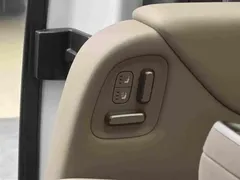 2025 Li Auto MEGA Ultra Smart Refresh, белый — фото 19