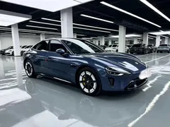 2024 Xiaomi SU7 RWD Long Range Smart Driving, синий — фото 13