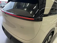 2025 Zeekr Mix Smart Driving, белый — фото 34