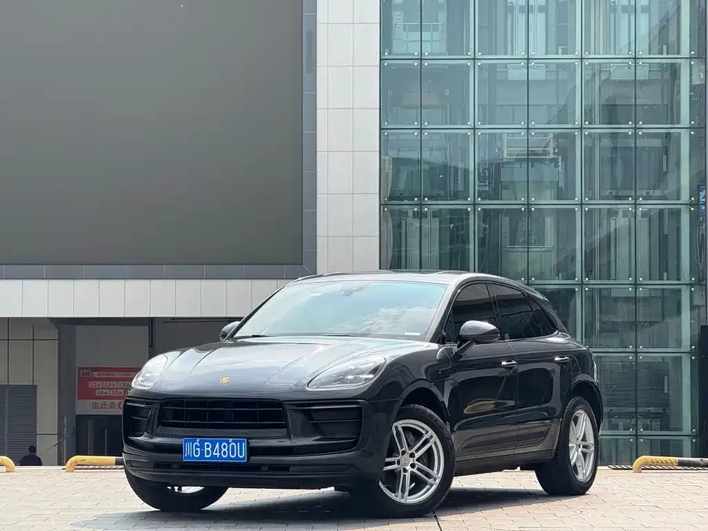 2022 Porsche Macan 2.0T