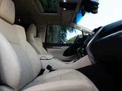 2021 Toyota Alphard Hybrid 2.5L Premium, белый — фото 9