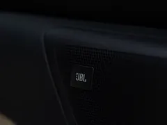 2021 Toyota Alphard Hybrid 2.5L Premium, белый — фото 11