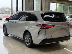 2021 Toyota Sienna 2.5L Hybrid Luxury — фото 6